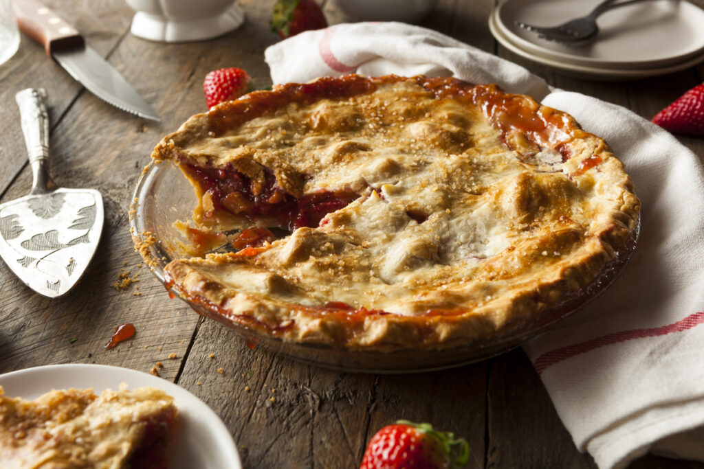 fourth-of-july-strawberry-rhubarb-pie