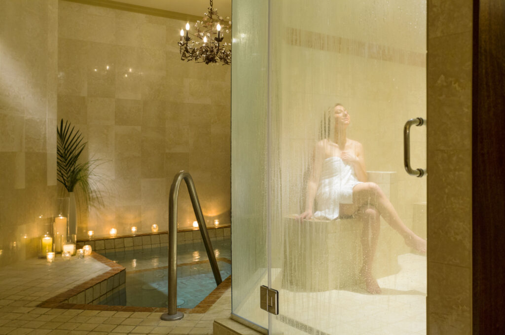 Upscale-NY-Getaway-Mirror-Lake-Inn