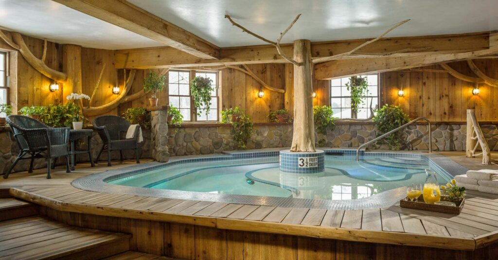 Upscale-NY-Getaway-Mirror-Lake-Inn-HotTub