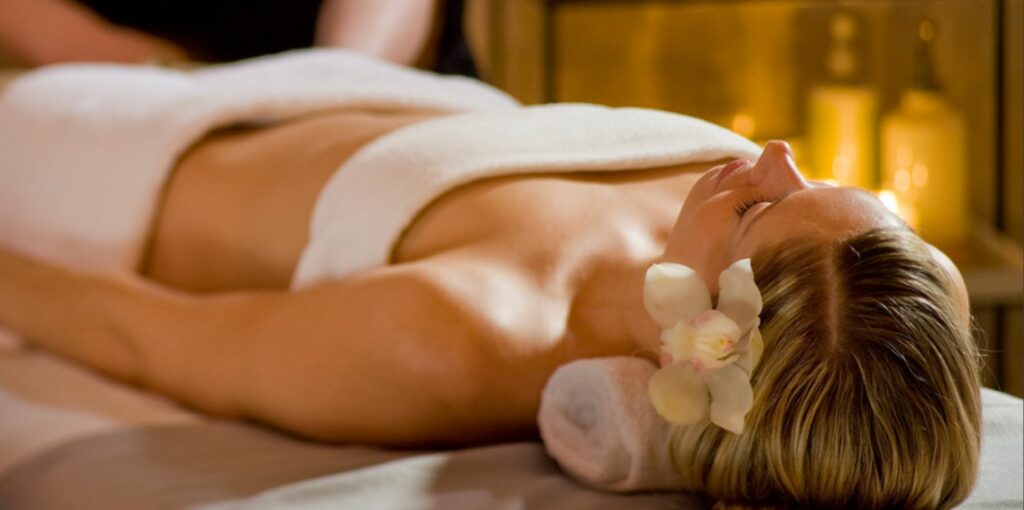 Upscale-NY-Getaway-Mirror-Lake-Inn